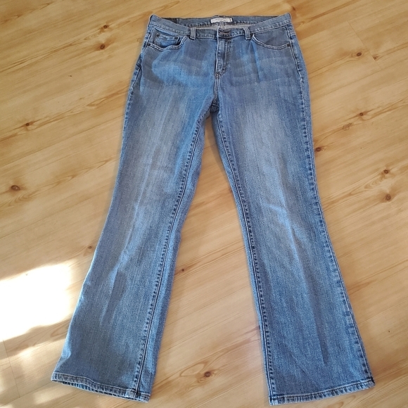 Levi's Denim - Levi's Women's Boot Cut 515 Jeans 👖